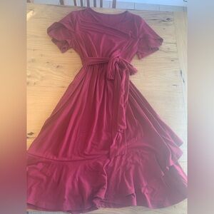 Flounce Ruffle Hem Burgundy Short Sleeve Belted‎ Knit Dress Women’s Preloved